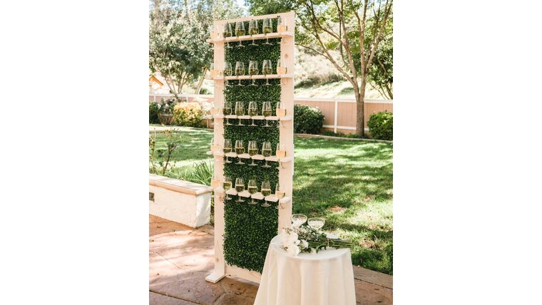 3′ x 7′ Wood & Greenery Wine/Champagne Wall | Rental 3′ x 7′ Wood & Greenery Wine/Champagne Wall | Rental
