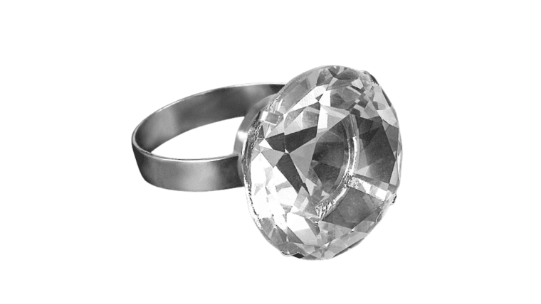 Diamond Ring Napkin Ring Holder – Silver | Rental Diamond Ring Napkin Ring Holder – Silver | Rental