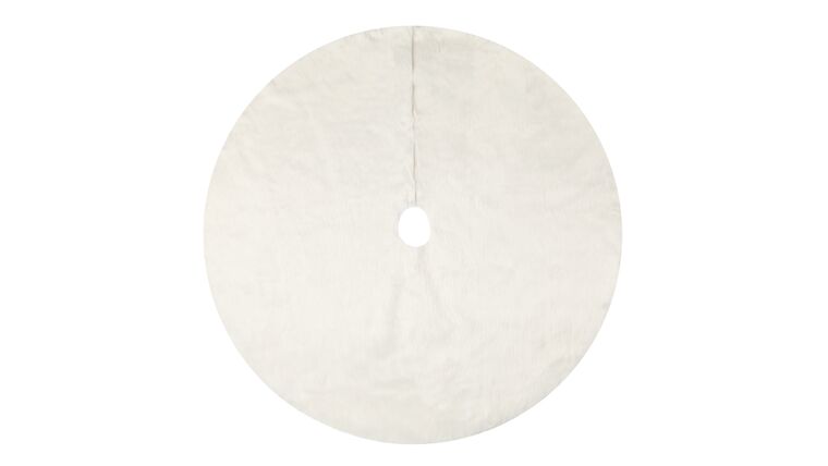 Faux Fur Tree Skirt 60″ Round – White | Rental