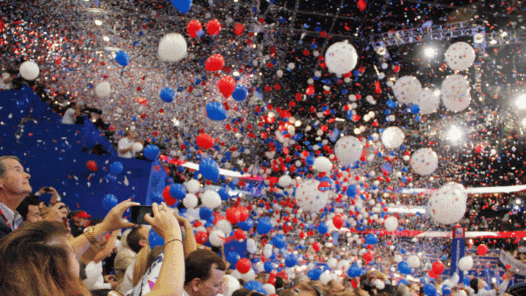 22.5′ Balloon Drop Package | Rental