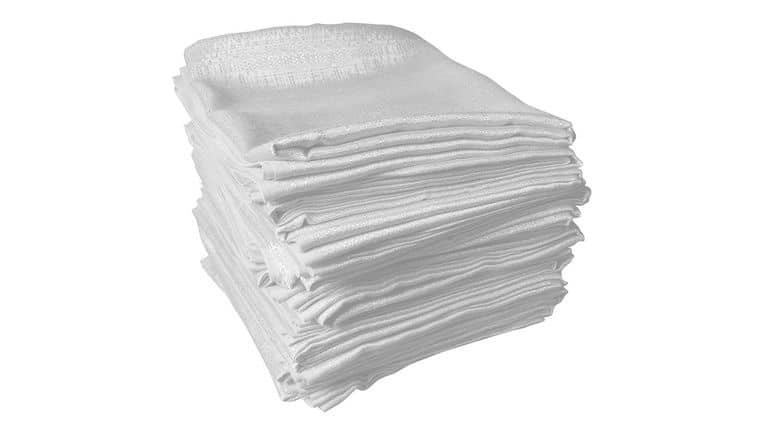 12′ x 4′ Snow White Banjo Drape | Rental