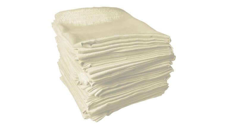 10′ x 4′ Banjo Drape – White (Off White) | Rental