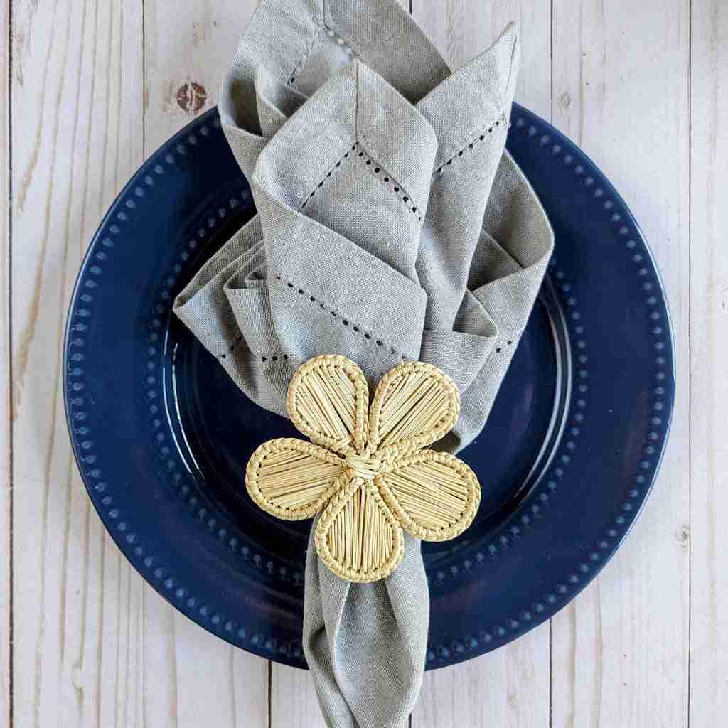 Daisy Woven Napkin Ring | Rental Daisy Woven Napkin Ring | Rental