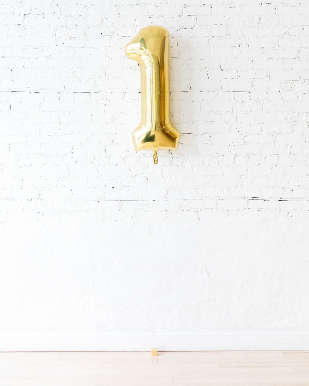 34in Floating Custom Foil Numbers | Rental